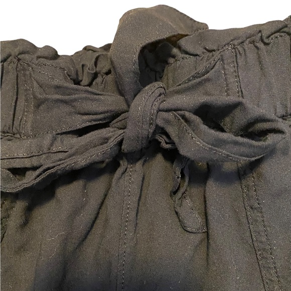 Black paper bag shorts - Picture 5 of 5